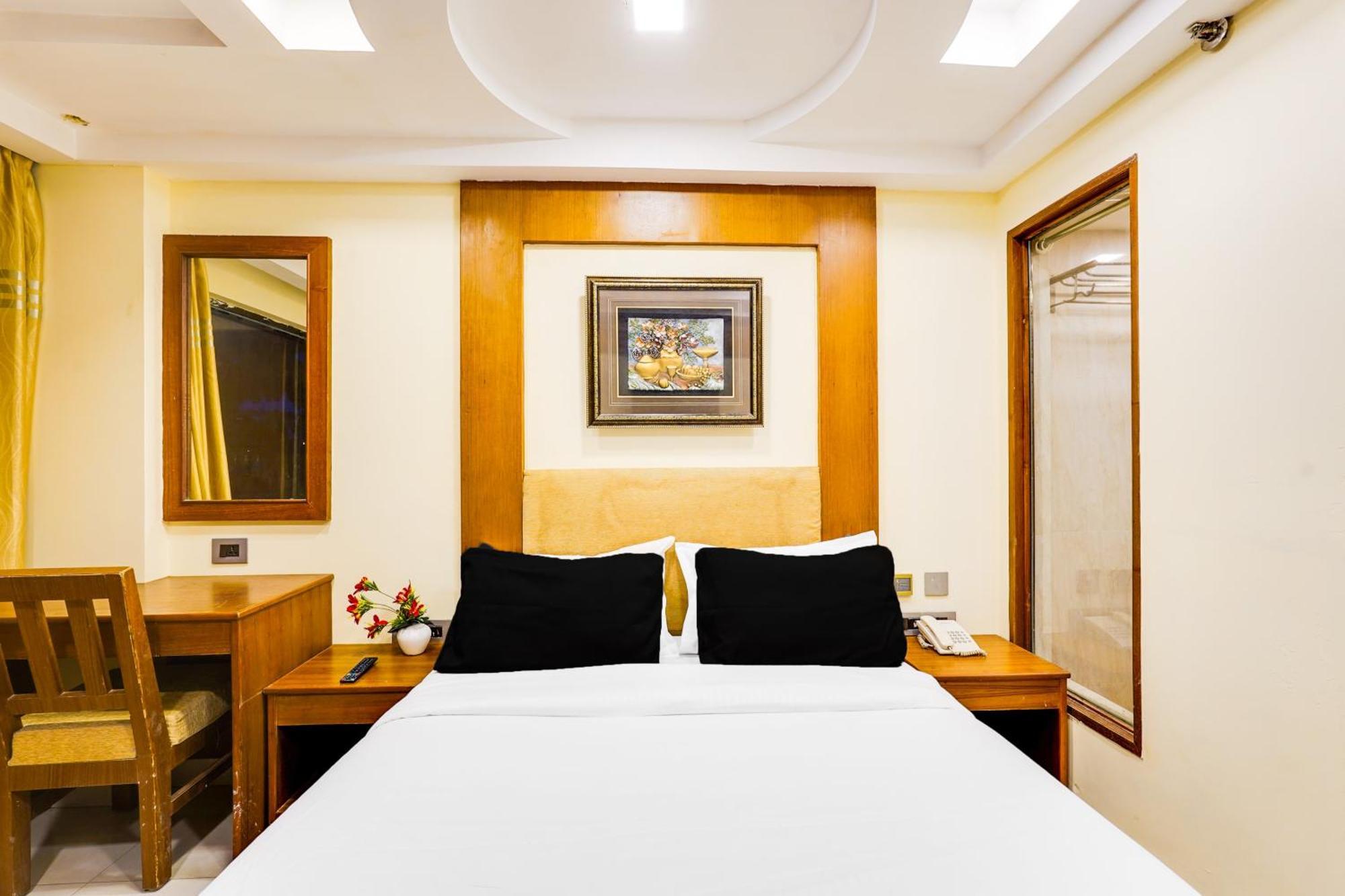 Super Townhouse Oak Alandur Near Chennai Airport Formerly Vijay Park מראה חיצוני תמונה