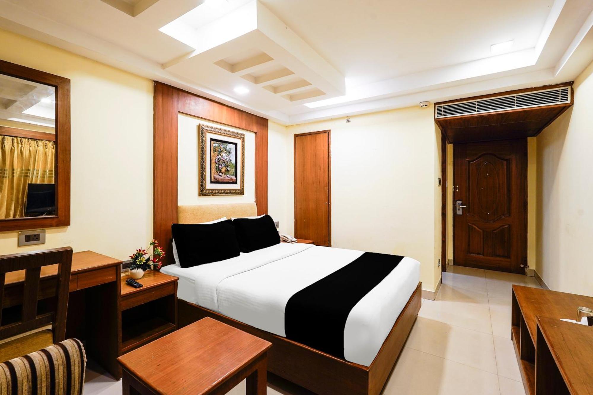 Super Townhouse Oak Alandur Near Chennai Airport Formerly Vijay Park מראה חיצוני תמונה