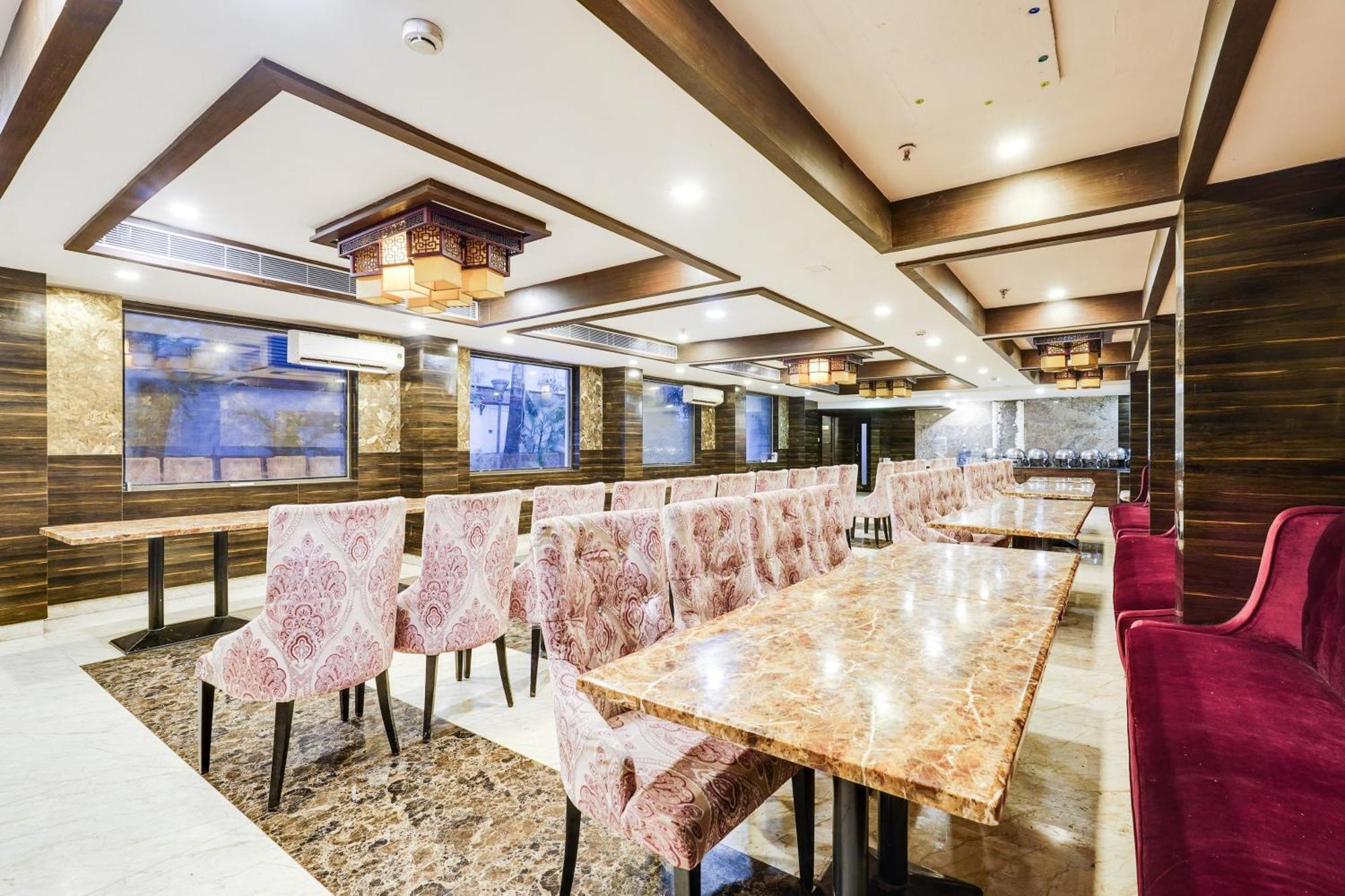 Super Townhouse Oak Alandur Near Chennai Airport Formerly Vijay Park מראה חיצוני תמונה