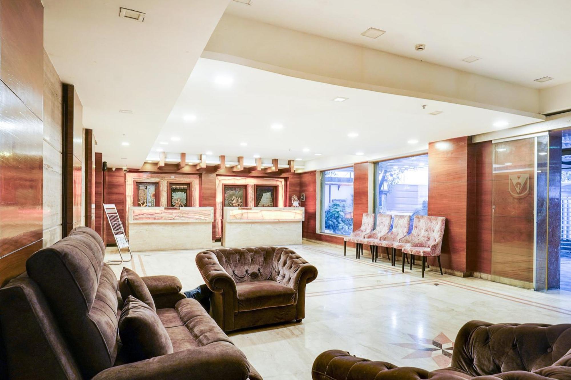 Super Townhouse Oak Alandur Near Chennai Airport Formerly Vijay Park מראה חיצוני תמונה