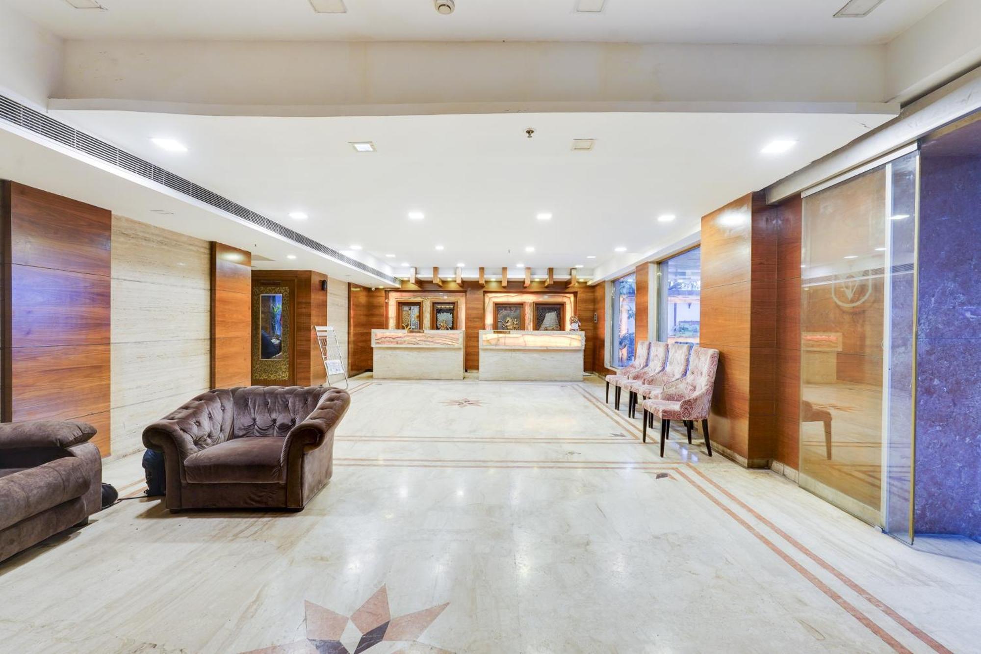 Super Townhouse Oak Alandur Near Chennai Airport Formerly Vijay Park מראה חיצוני תמונה