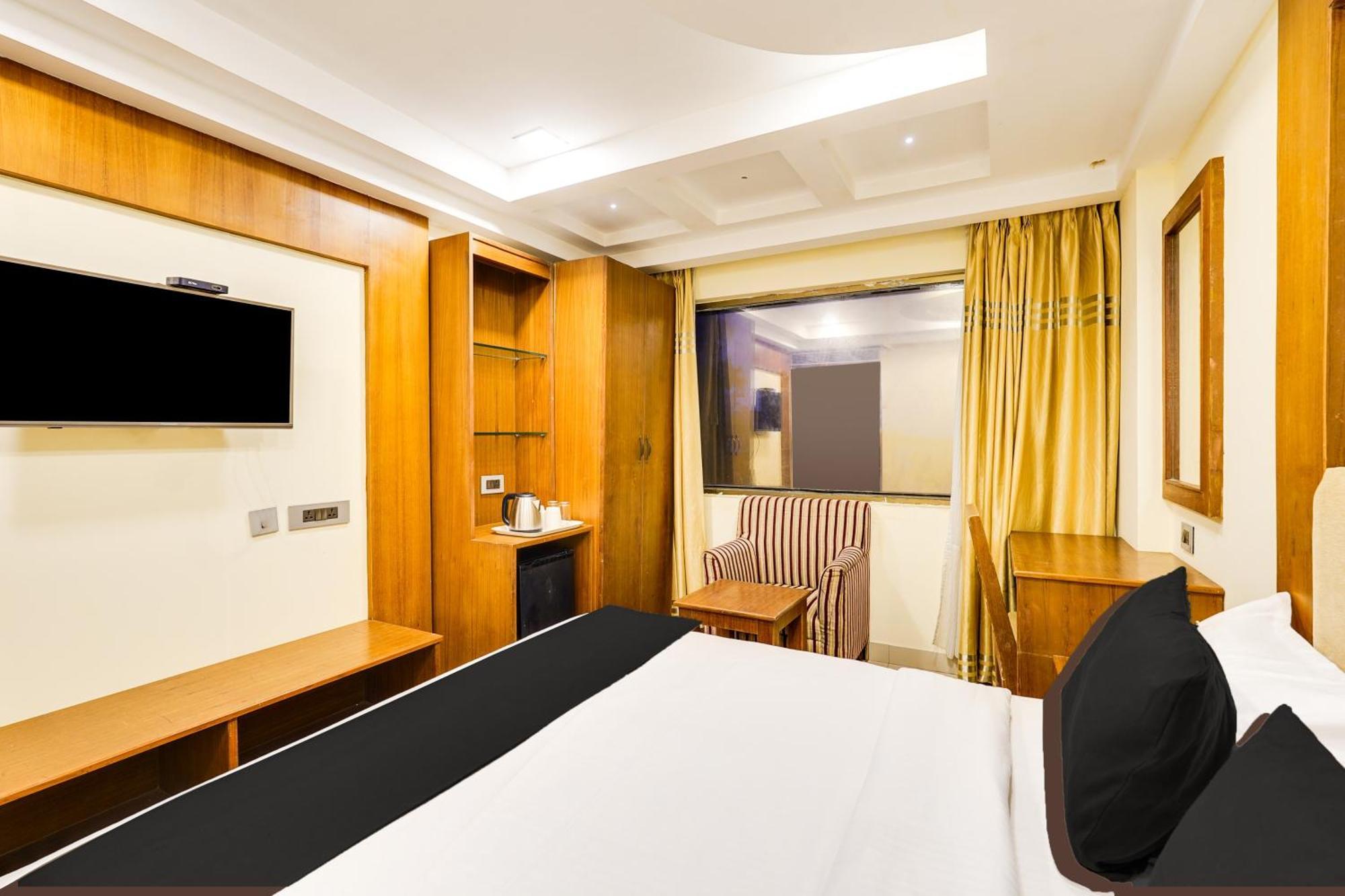 Super Townhouse Oak Alandur Near Chennai Airport Formerly Vijay Park מראה חיצוני תמונה