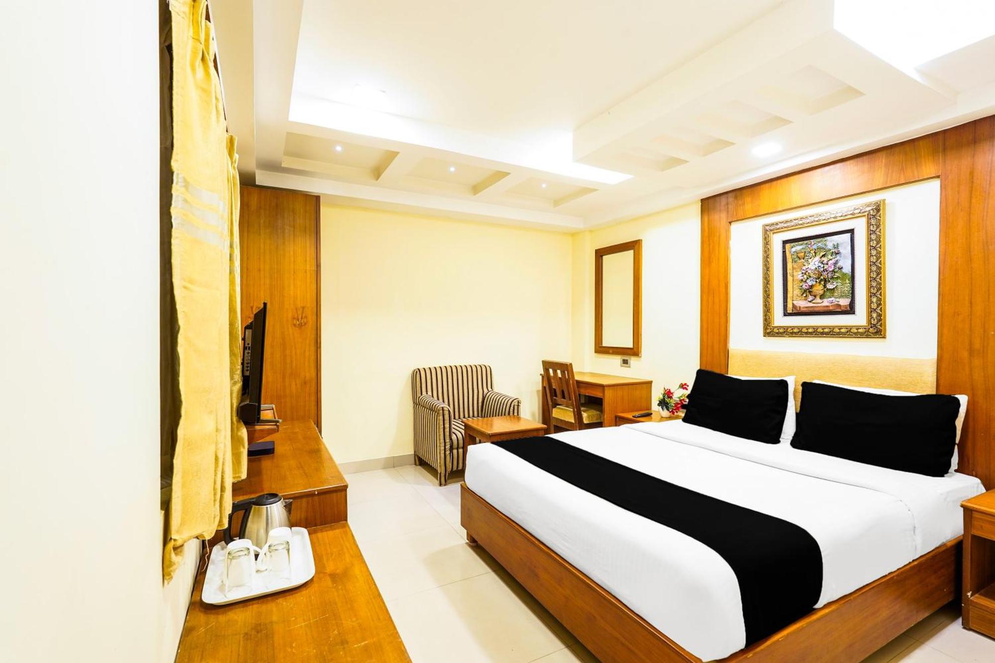 Super Townhouse Oak Alandur Near Chennai Airport Formerly Vijay Park מראה חיצוני תמונה