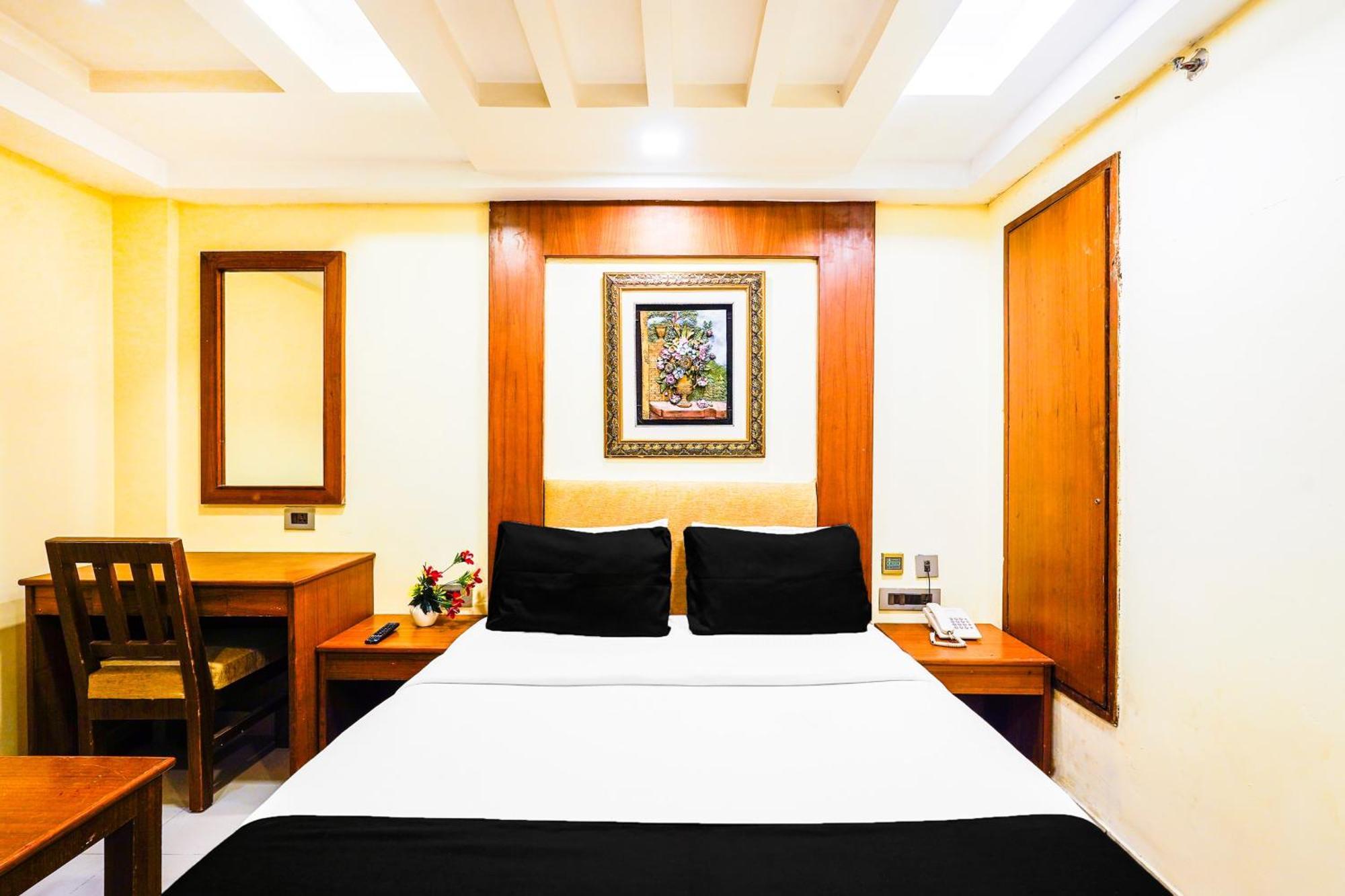 Super Townhouse Oak Alandur Near Chennai Airport Formerly Vijay Park מראה חיצוני תמונה