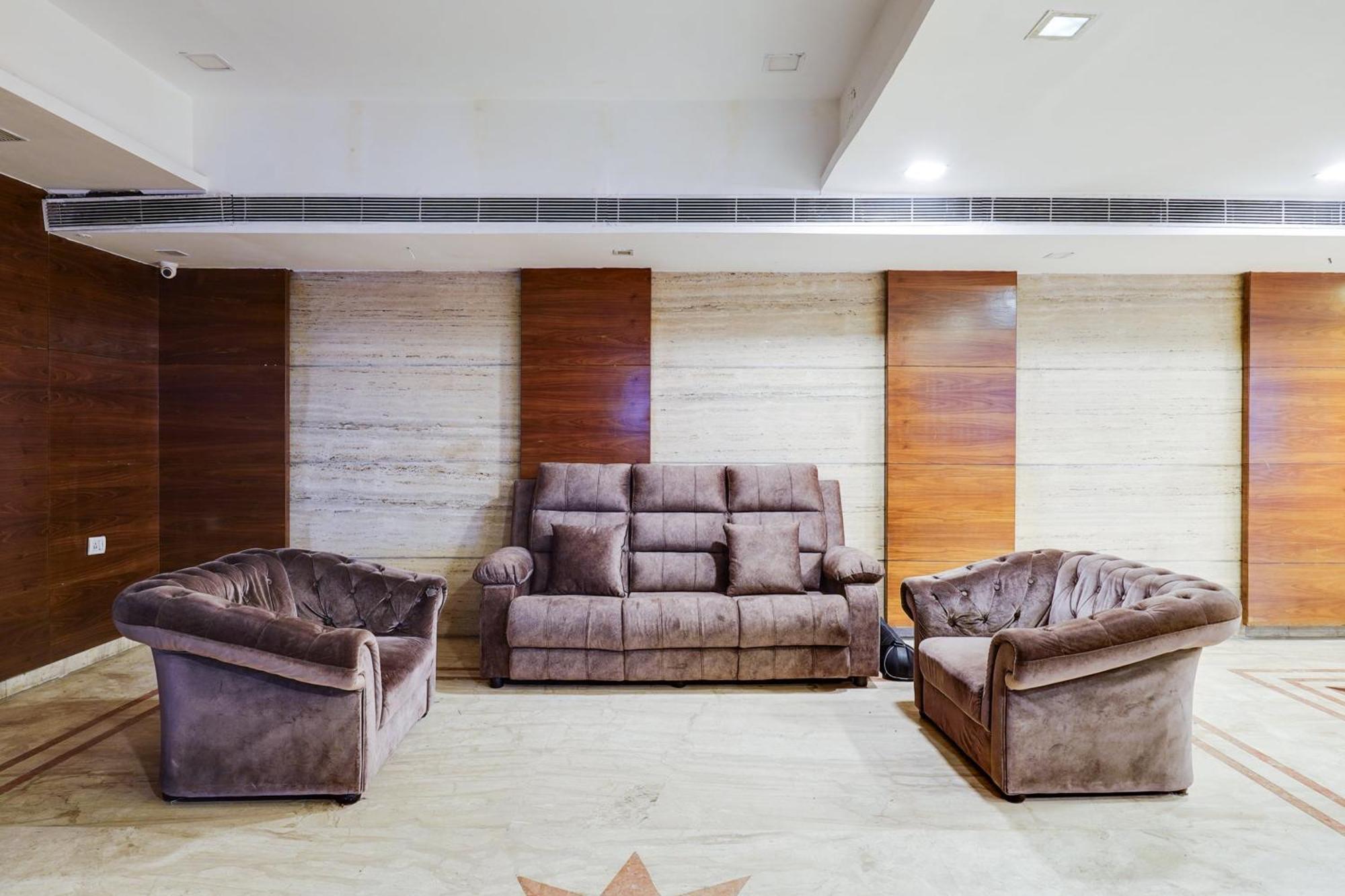 Super Townhouse Oak Alandur Near Chennai Airport Formerly Vijay Park מראה חיצוני תמונה
